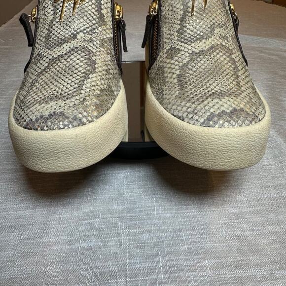 Giuseppe Zanotti Women 37.5 Python Print Low-Top Slip on Sneakers Gold Zippers - Picture 3 of 14